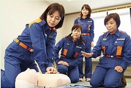 女性消防団員の活動の様子 