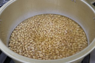 茹で上がった大豆
