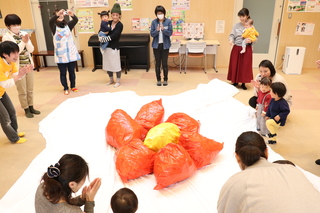 大きなお花が咲く様子