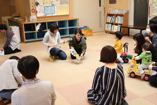 ボランティアさんの読み聞かせ