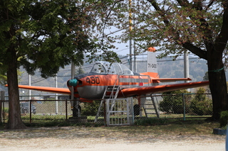 園庭の飛行機