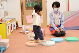 子どもとスタッフ