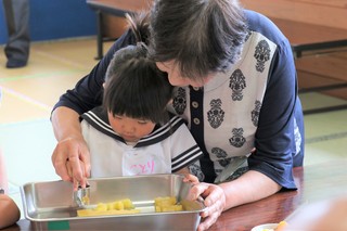 調理する様子