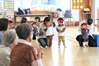 踊りの様子