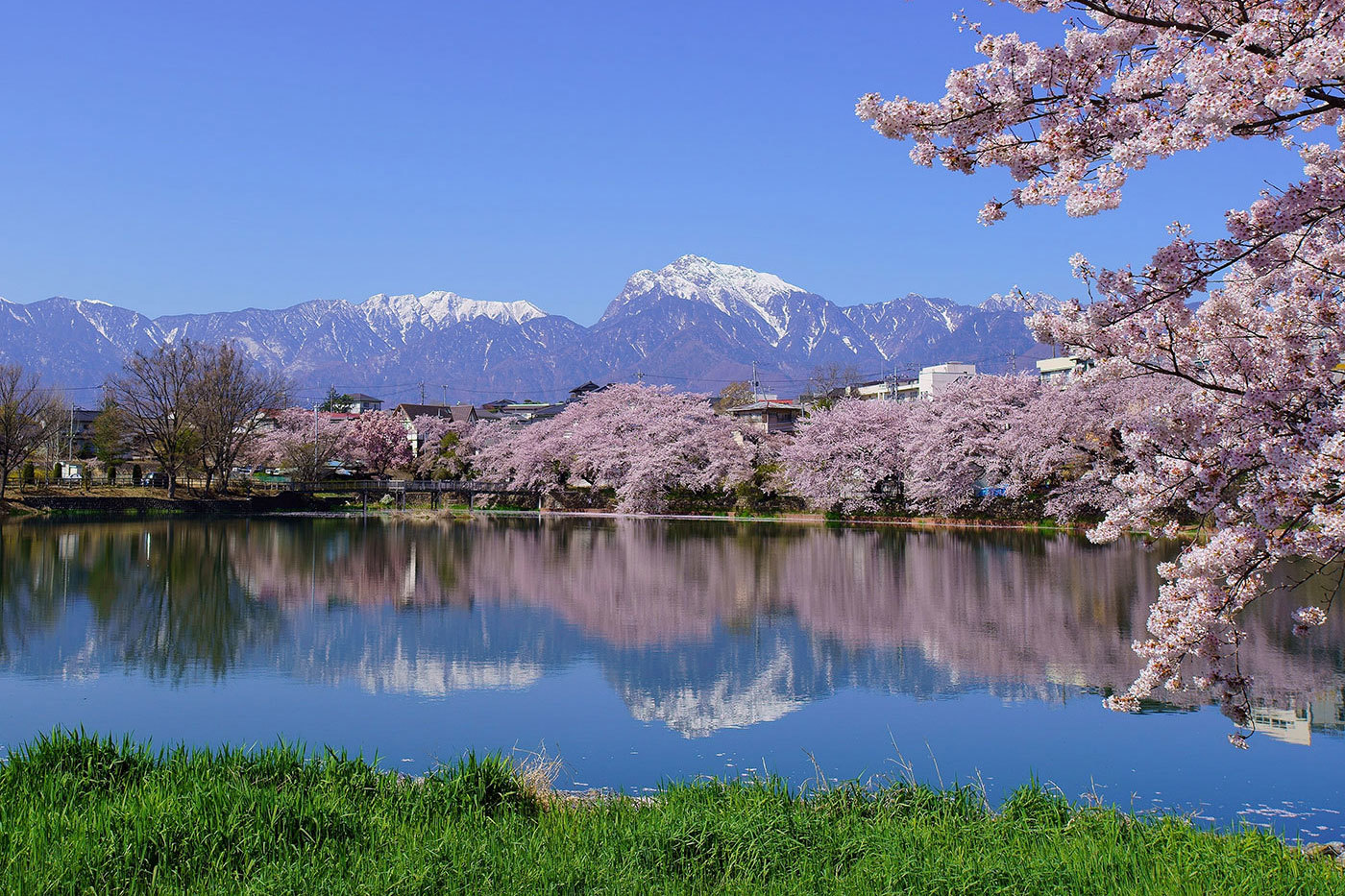 山梨県北杜市 月見里県星見里市 公式サイト