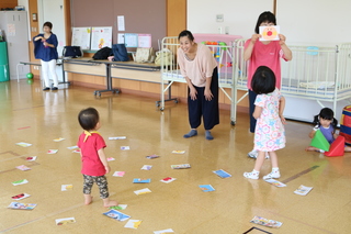 ふれあい遊びの様子