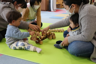 23木型カーキャりーで仲良く遊ぼう.JPG