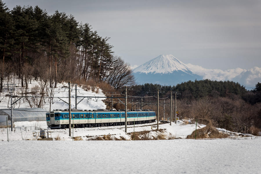 三峰の丘から望む富士山の写真