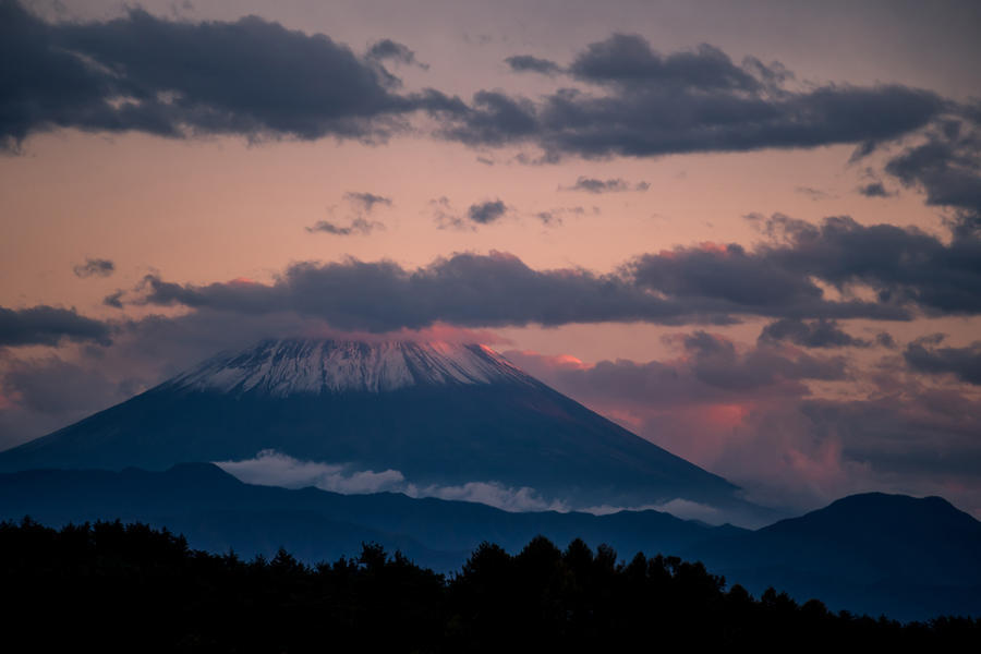 明野町浅尾より望む富士山の写真