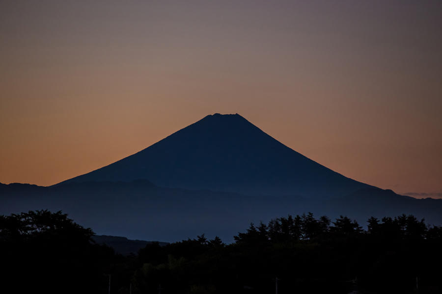 高根町村山東割から望む富士山
