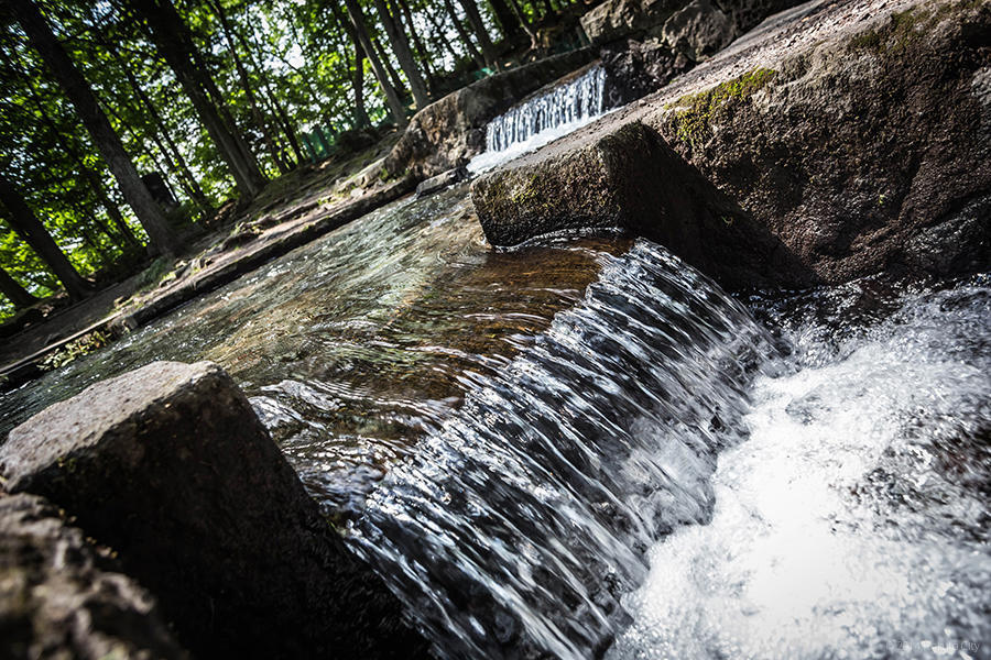 14.三分一湧水と平山郁夫シルクロード美術館 03の写真