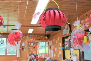 12夏祭りの飾りとプレゼントjpg.jpg