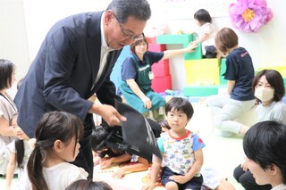 7記念品贈呈.jpg