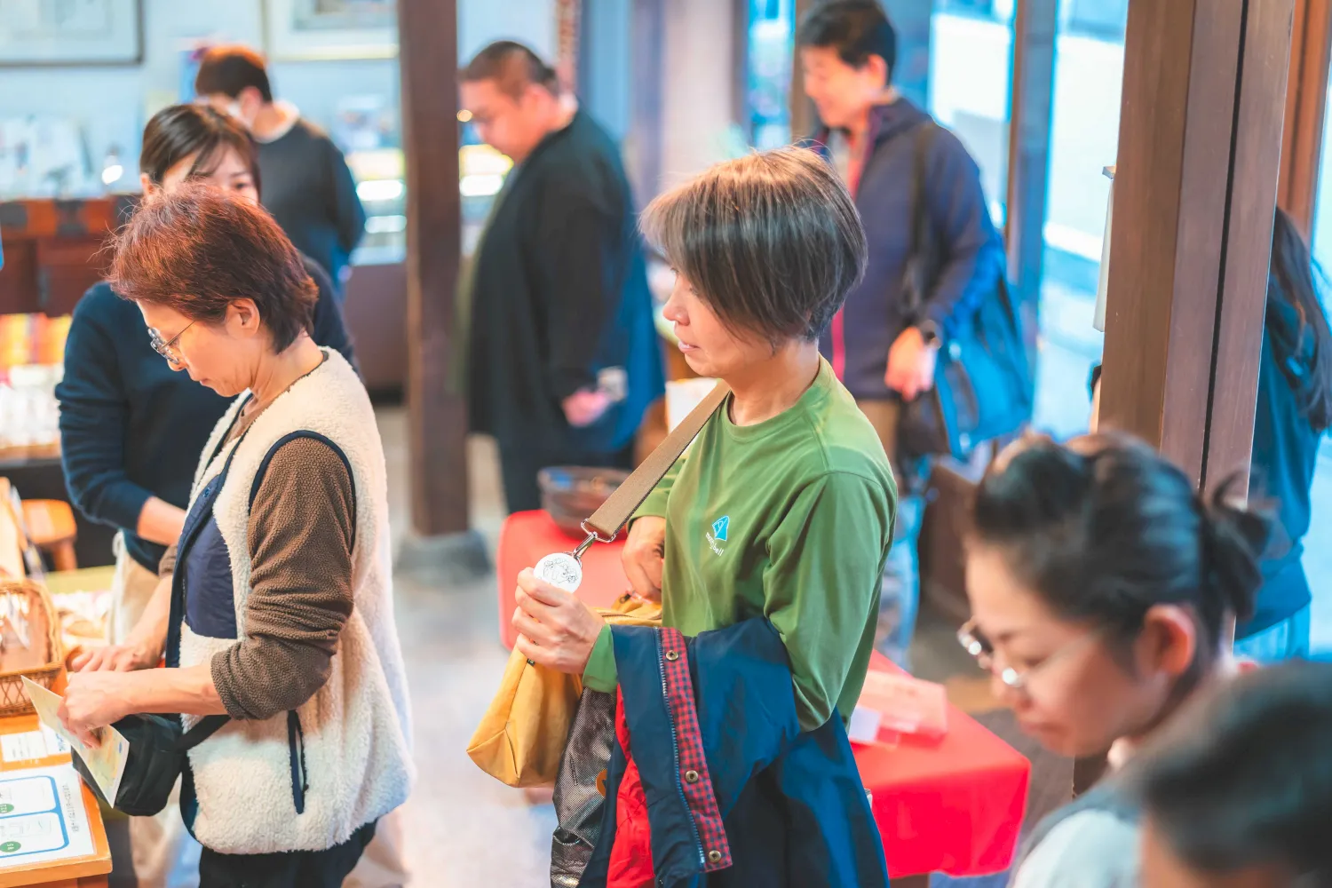 金精軒でのお買い物風景