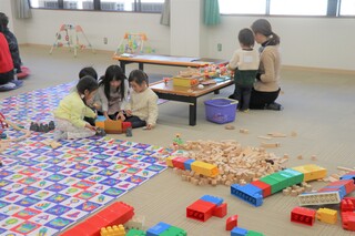 21ちびっ子はいつしか仲良しに!JPG (1).JPG