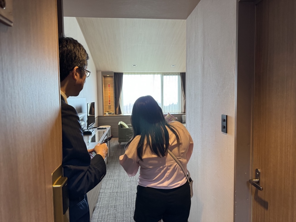 旅行会社ルームツアーの様子