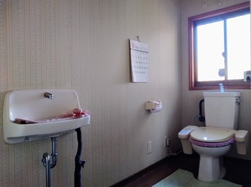 トイレ (JPG 66.7KB)