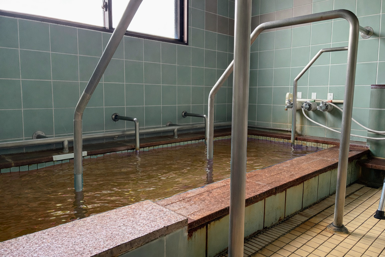 隣の温泉施設と同じ源泉を使ったお風呂