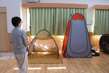 21防災ママの私物のテントも.JPG