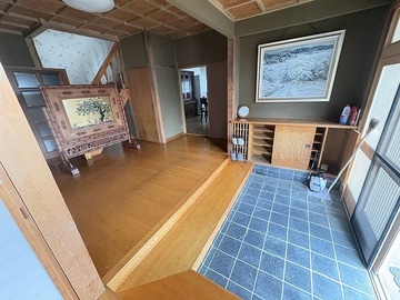 02_玄関 (JPG 117KB)