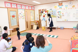 コッコちゃんと指導員さん