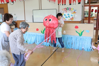 魚釣りの様子