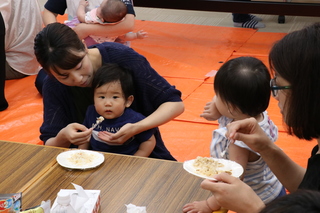 子ども達も試食