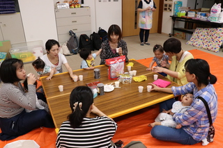 試食について話が盛り上がる