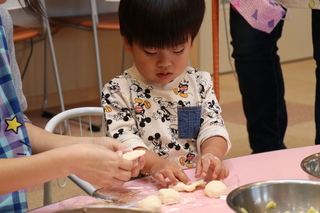 子どもが作る様子