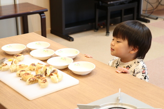 いい匂いと子どもがのぞく